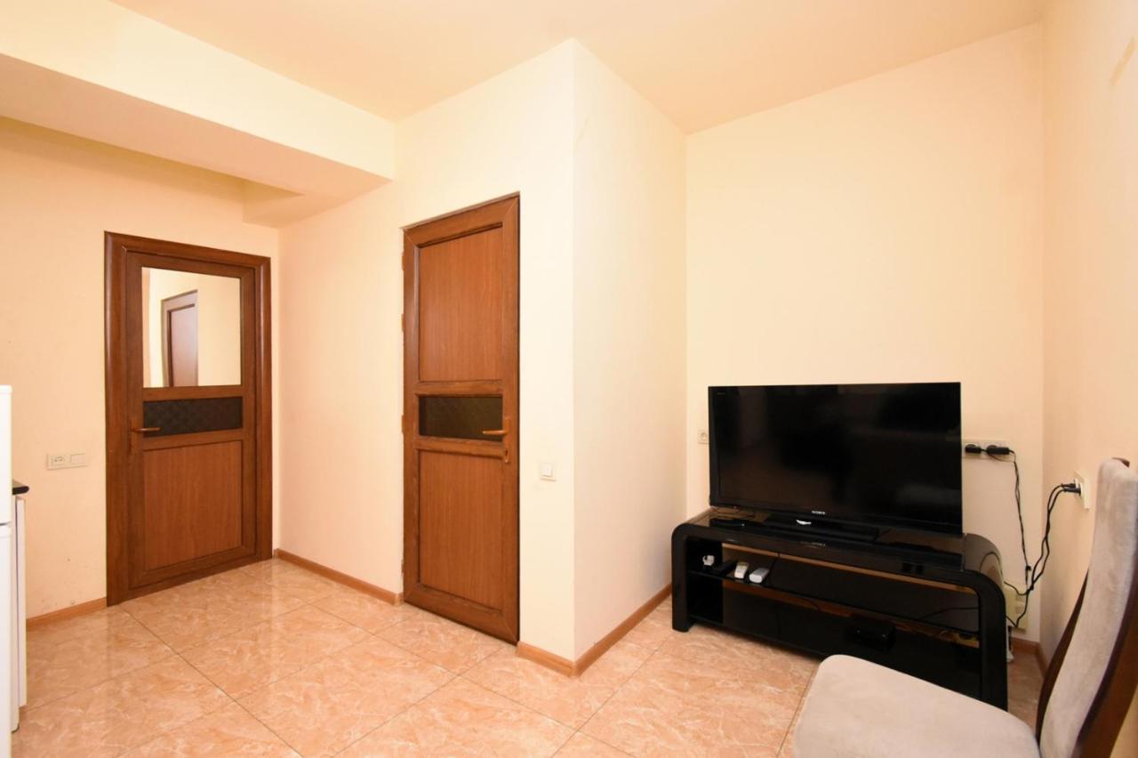 يريفان A&X Hostel And Tours المظهر الخارجي الصورة