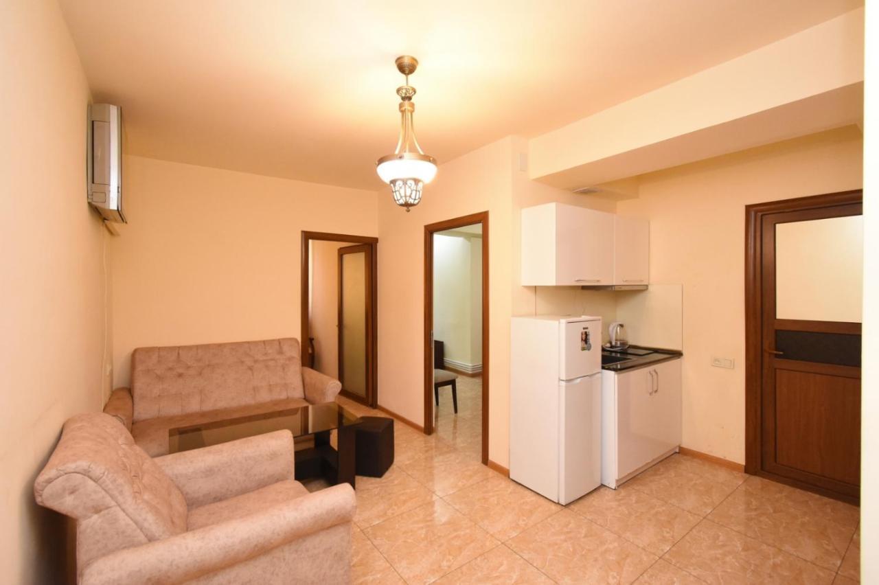 يريفان A&X Hostel And Tours المظهر الخارجي الصورة